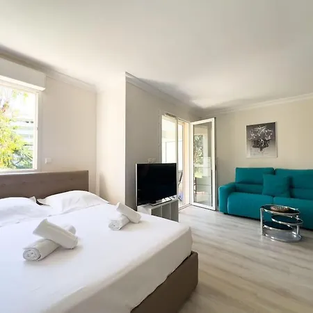 Appartamento Avec Terrasse Et Vue Arborée *