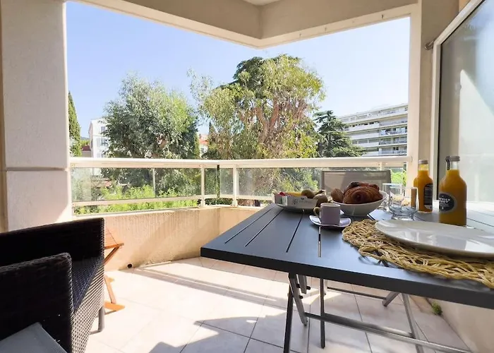 Avec Terrasse Et Vue Arboree Apartment *