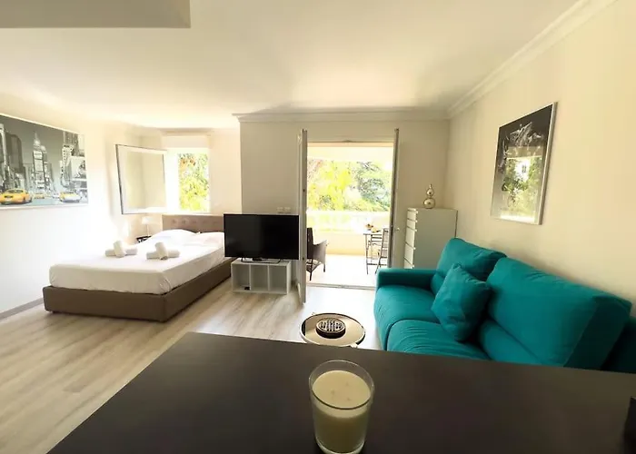 Apartment Avec Terrasse Et Vue Arboree