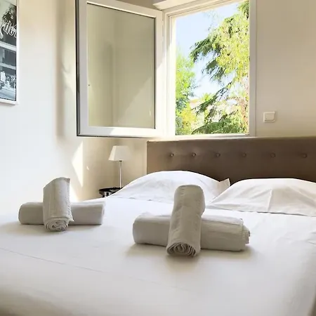 Avec Terrasse Et Vue Arboree * Cannes